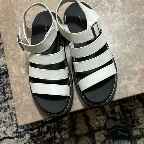 Sincerly Jules Shoes - Woman’s sincerely Jules daring sandals